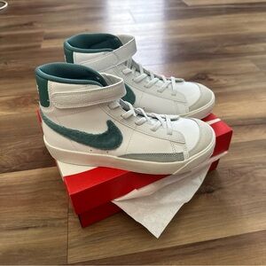 New Nike Blazer Mid 77 PS Litlle Kids Size 13 White/Coastal Sneakers Shoes